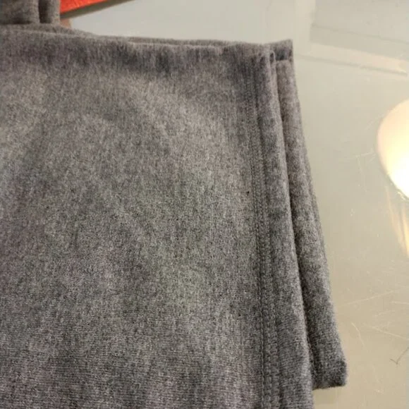 Hanes for Women gray fleece lined pants - Petite XL - Picture 3 of 7